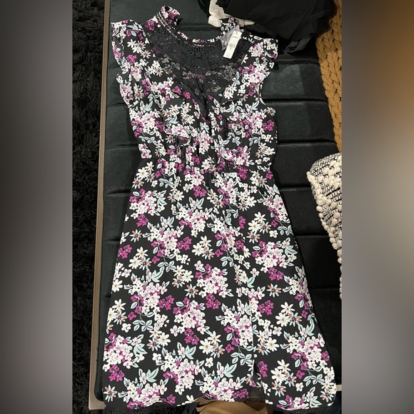 Small floral dress. - Picture 1 of 1